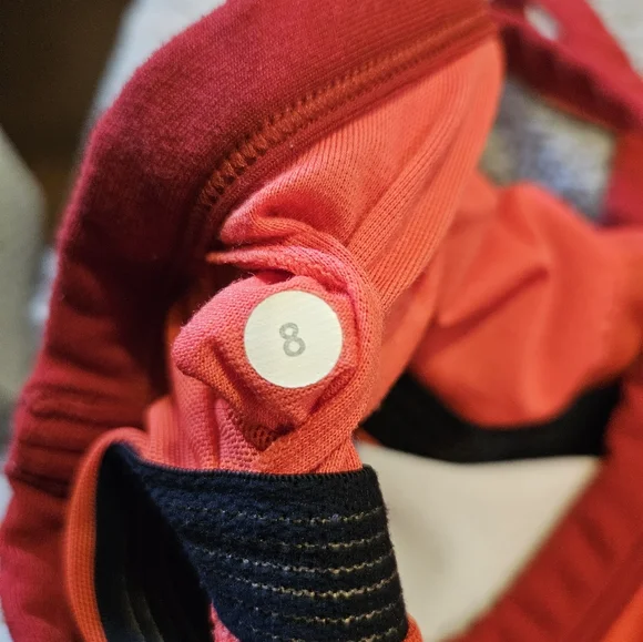 Lululemon Red Roses Tank Size 8 - Picture 3 of 3